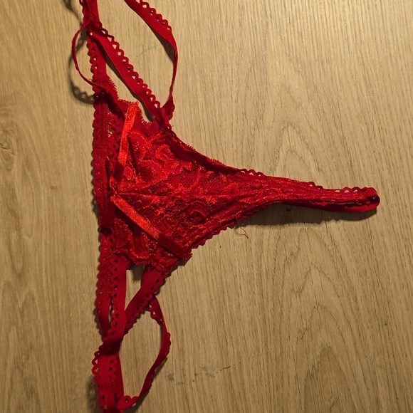 Mapale Larissa Three-Piece Lace Set Heart Cutouts - Picture 7 of 9